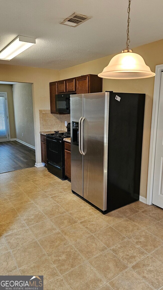 Building Photo - 106 Bridgeport Ln