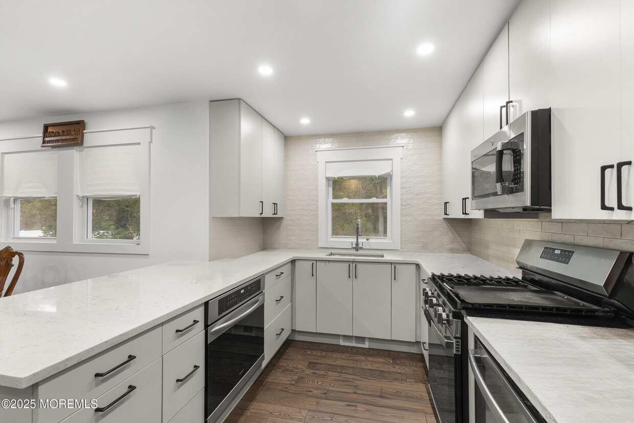 Foto principal - 741 Lakehurst Ave