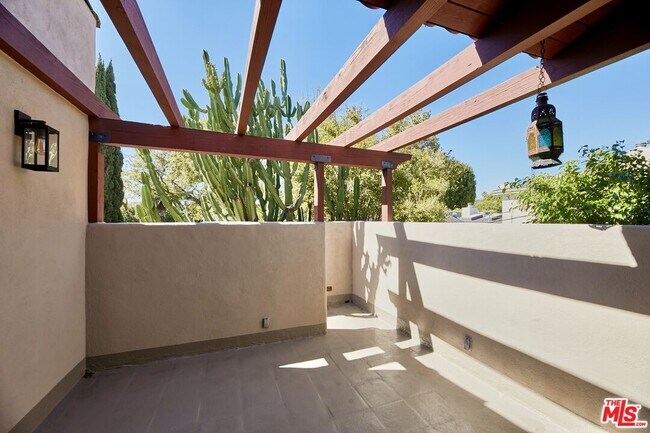 Foto del edificio - 412 Norwich Dr