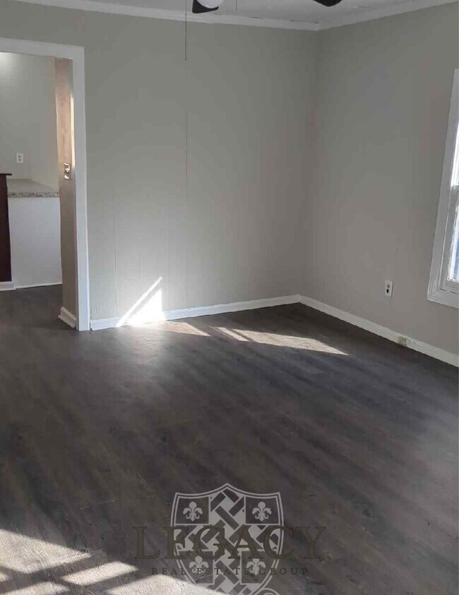 Foto del edificio - 6684 Cavender Rd