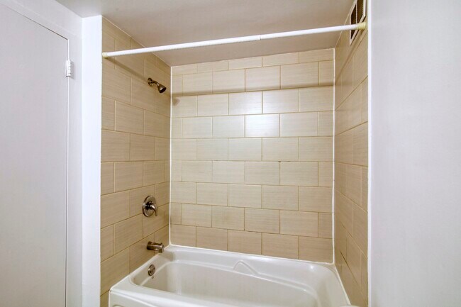 Photo du bâtiment - 2400 Av. Van Horne