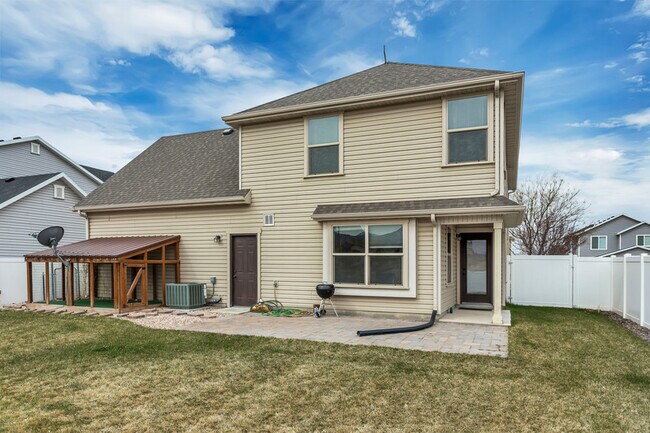 Building Photo - 655 S 800 W
