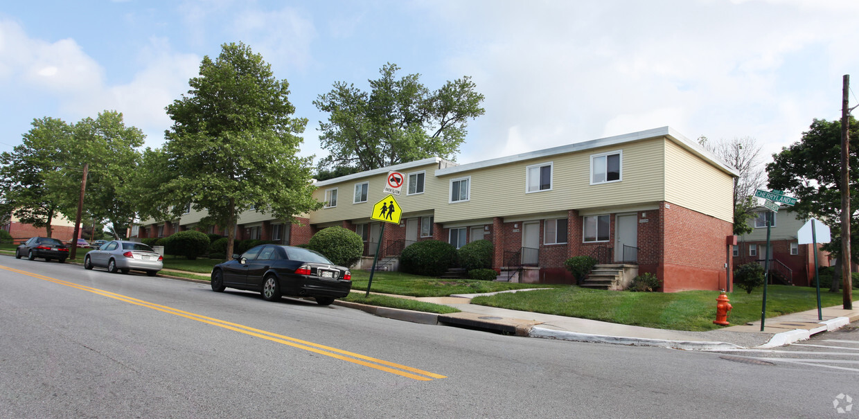 Primary Photo - Cherry Hill Apartments