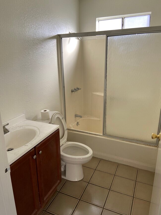 Building Photo - 3553 El Sereno Ave