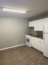 Building Photo - 2219 Pine St