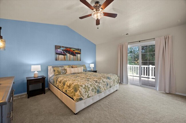 Foto del edificio - 1100 Heckathorn Pl