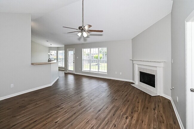 Building Photo - 6620 Tealwood Dr