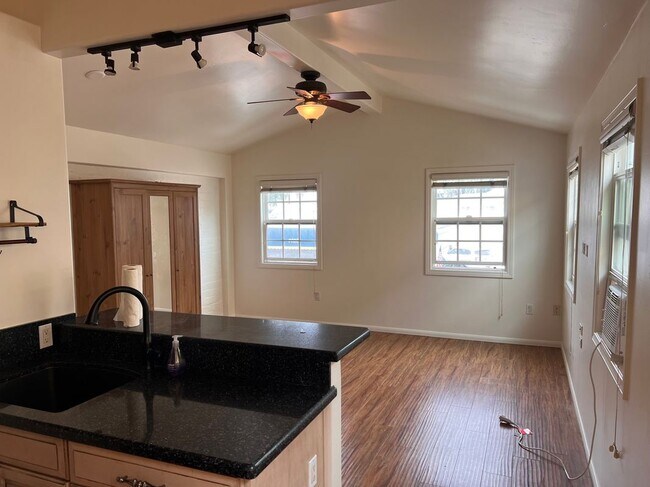 Foto del edificio - 247 Broadway St