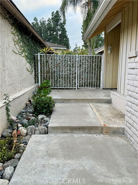 Building Photo - 43 Sparrowhawk