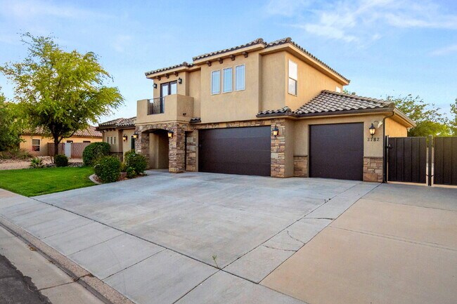 Foto del edificio - "Spacious 5-Bed Oasis with 3 Baths in Washington, UT – 3,171 Sq Ft of Comfort!"