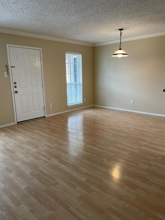Building Photo - 6402 Del Monte Dr