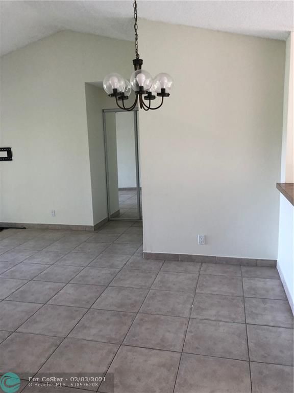 Foto del edificio - 10135 W Sunrise Blvd