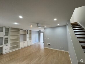 Building Photo - 2770 Ariane Dr