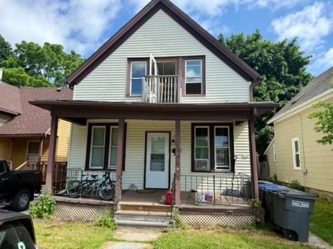 Building Photo - 912 St James Ct