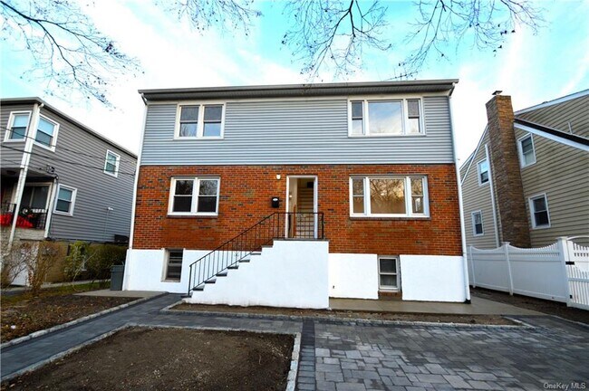 Foto del edificio - 124 Harrison Ave