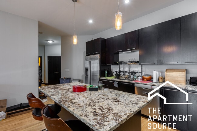 Building Photo - 2349 N Lister Ave