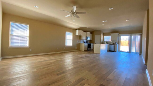 Foto del edificio - 3 bed 2 bath House for Lease in Sherman
