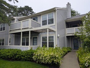Building Photo - 449 Magnolia Ct