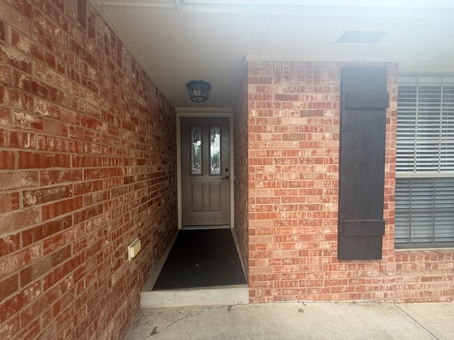 Building Photo - 118 Sahoma Terrace