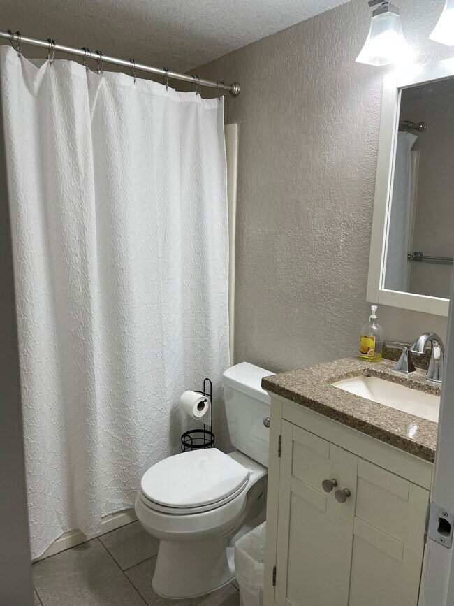 Foto del edificio - 43 Windtree Ln