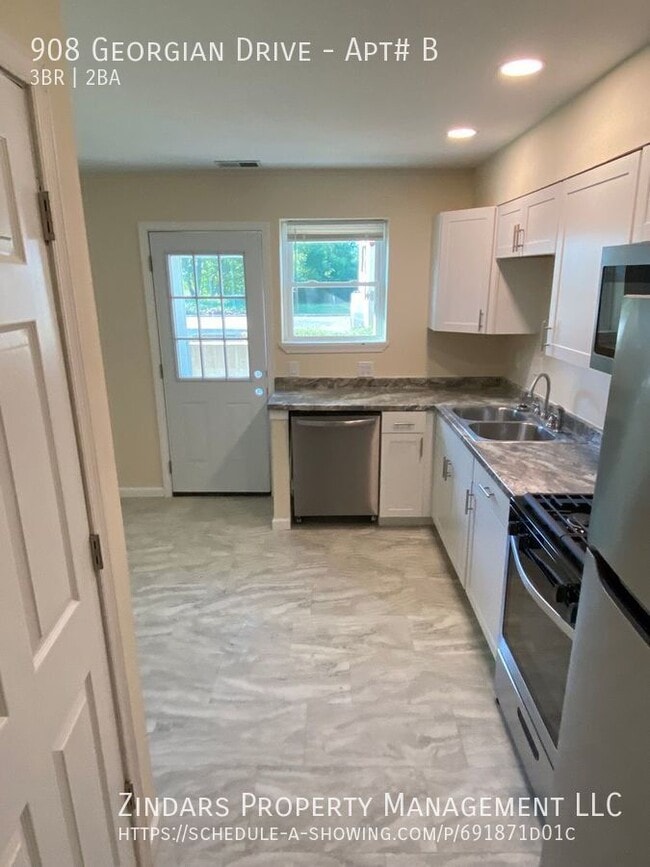 Building Photo - 908 Georgian Dr