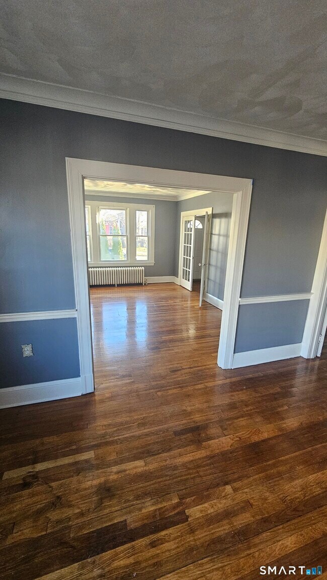 Foto del edificio - 120 Branford St