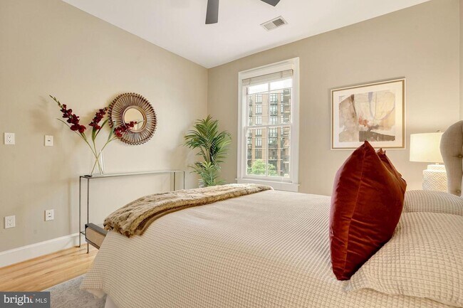 Unit is not furnished - 444 M St NW