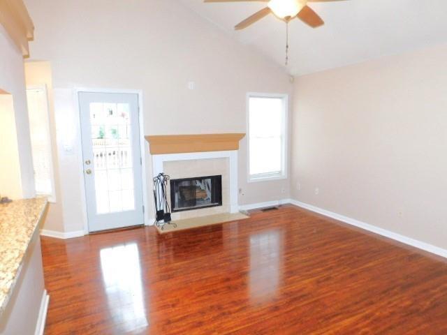 Foto del edificio - 4910 Baker Ridge Pl