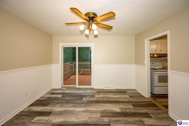 Foto del edificio - 148 Maple Ln
