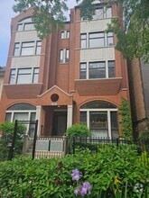 Building Photo - 6022 N Kenmore Ave