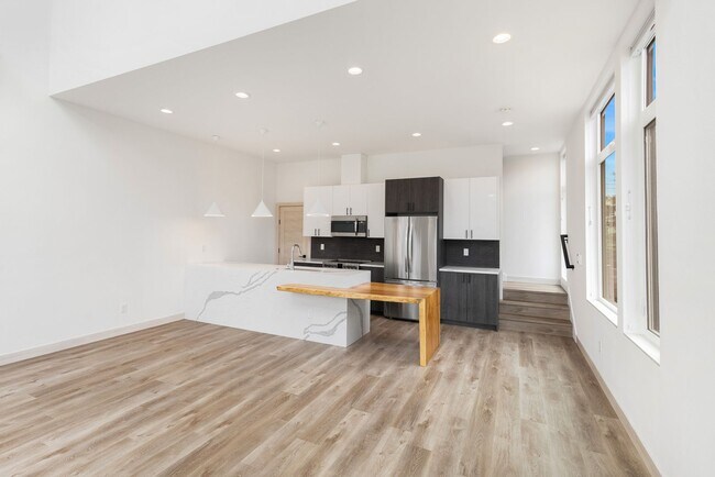 Foto del edificio - Impressive Newer Georgetown 2 Bedroom 2 Ba...