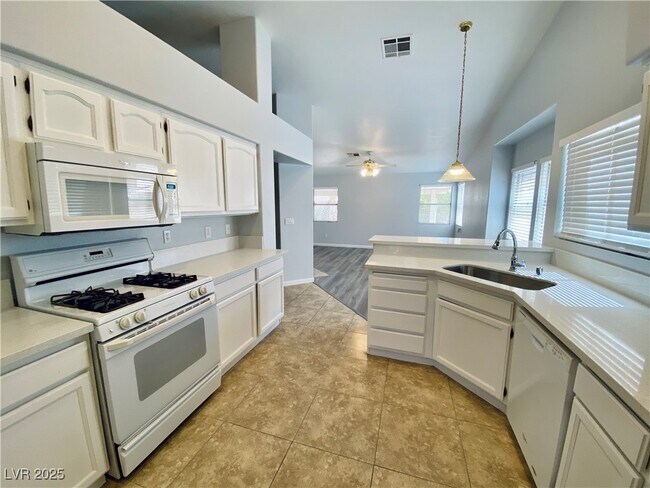 Building Photo - 7846 Fandango Ct