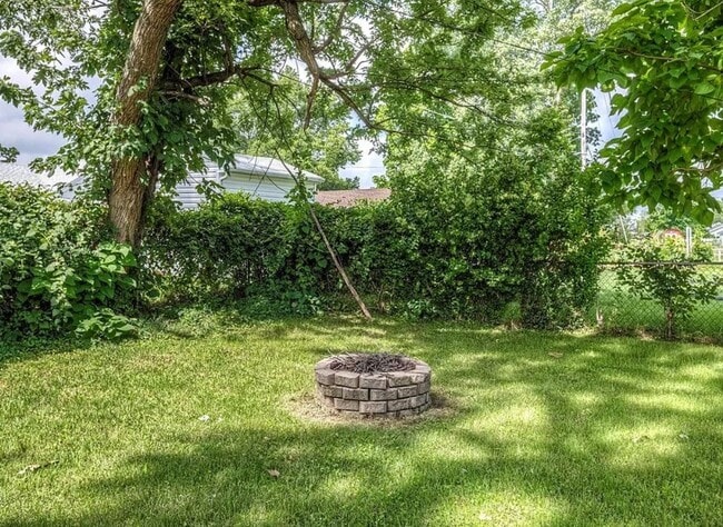 Building Photo - 414 Prince David Dr