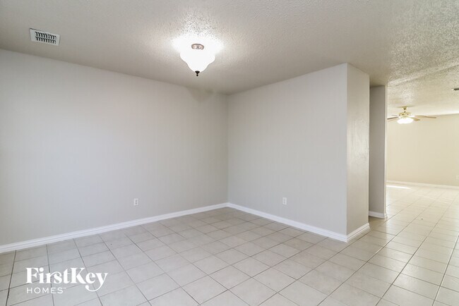Foto del edificio - 3913 Fox Run Dr