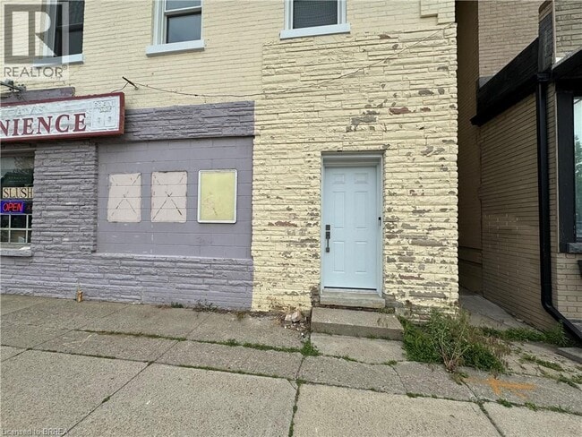 Photo du bâtiment - 181 Brant Ave