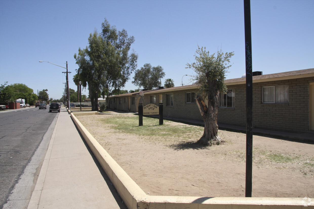 Foto del edificio - Desert Sun Apartments