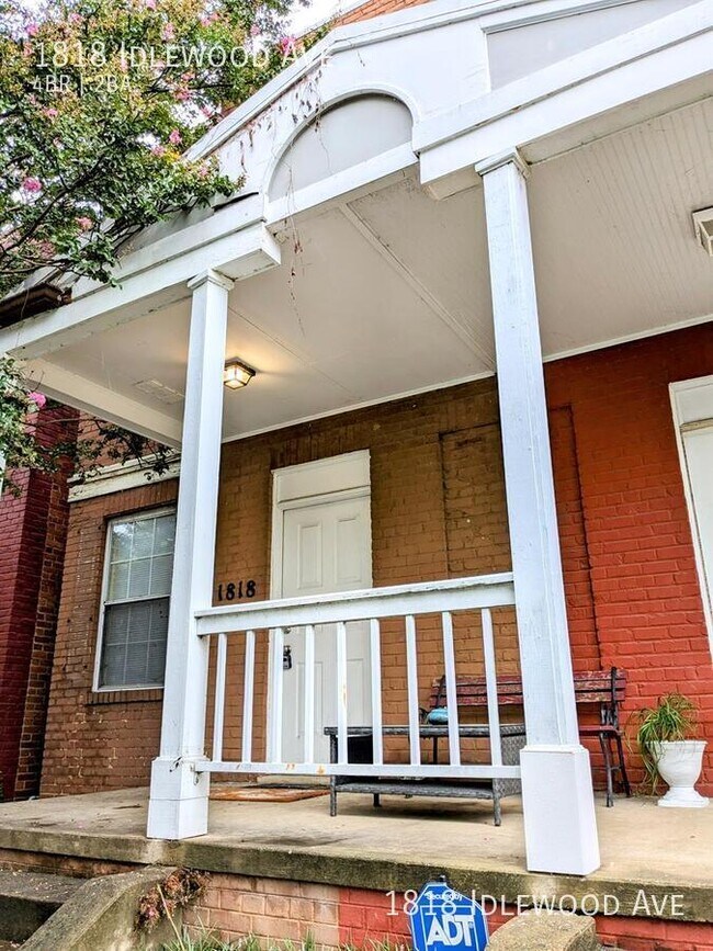 Foto del edificio - Modernized 4-Bedroom Home in Randolph!