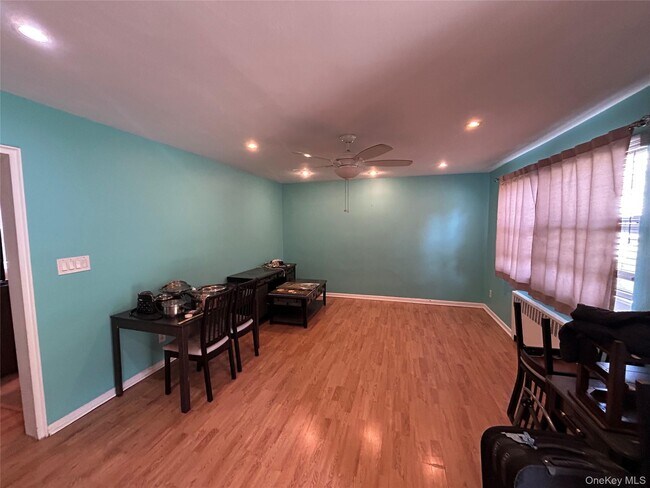 Foto del edificio - 82-34 Langdale St