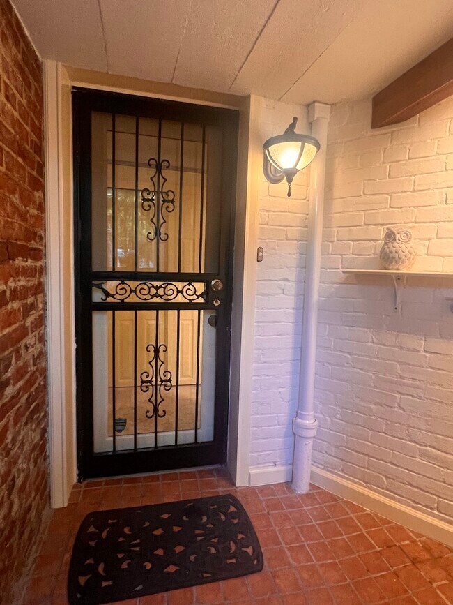 Foto del edificio - 1878 Monroe St NW