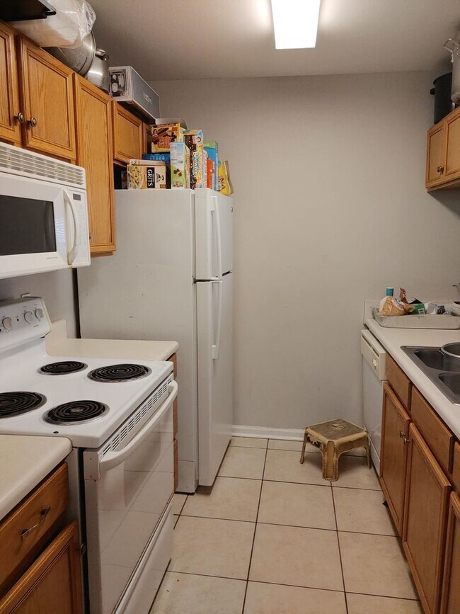 Building Photo - 2738 W Tharpe St 1406