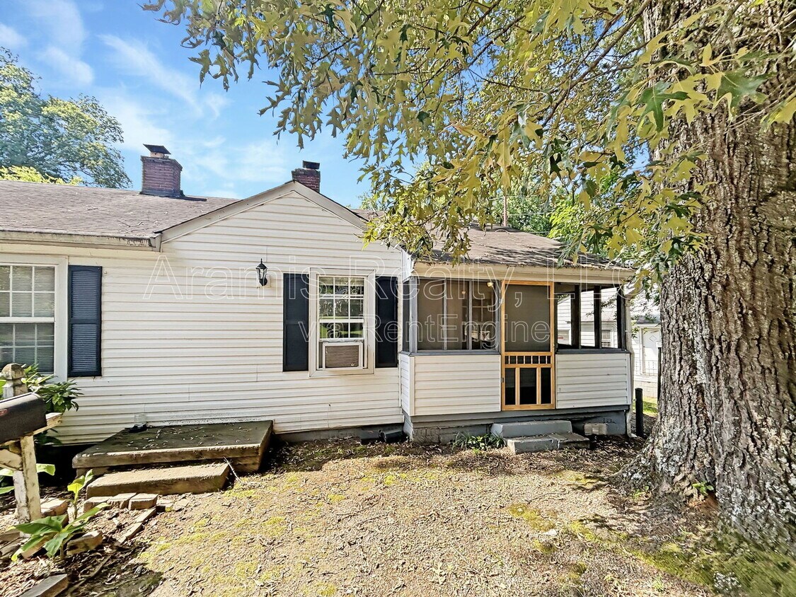 Primary Photo - 394 Allgood Rd NE