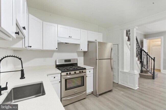 Foto del edificio - 2251 N Lambert St