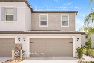 Building Photo - 2900 Coach Manors Way