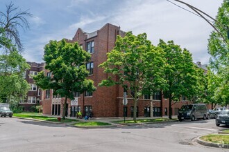 Building Photo - 3051 W Leland Ave