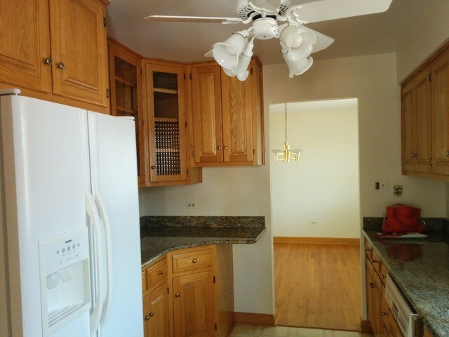 Building Photo - 718 E Shabonee Trail