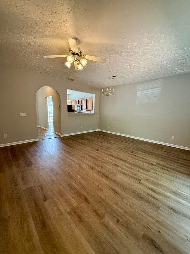 Building Photo - 3 bed/2.5 bath townhome near downtown Dawsonville