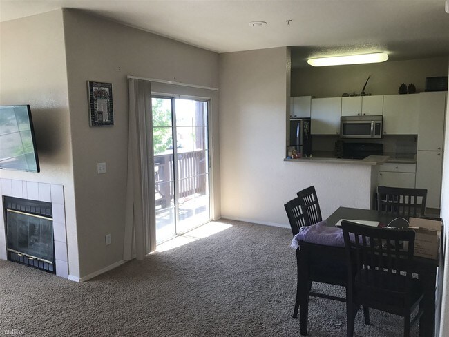 Building Photo - 2 br, 2 bath Apartment - 2105 Karin Court 204