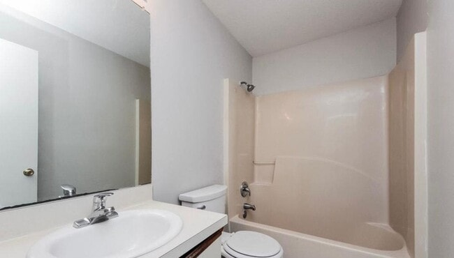 Building Photo - 840 Marquis Ct