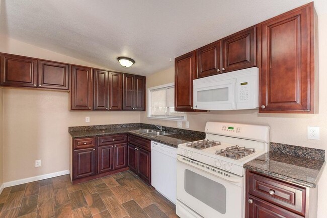 Building Photo - Three Bedroom Ione Home