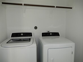 Building Photo - 16551 Plum Bark Dr